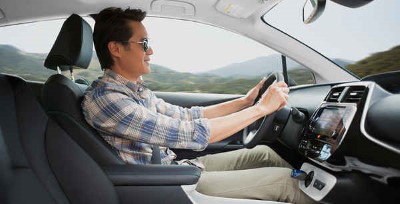 2017-toyota-prius-improved_ride_comfort (Custom)